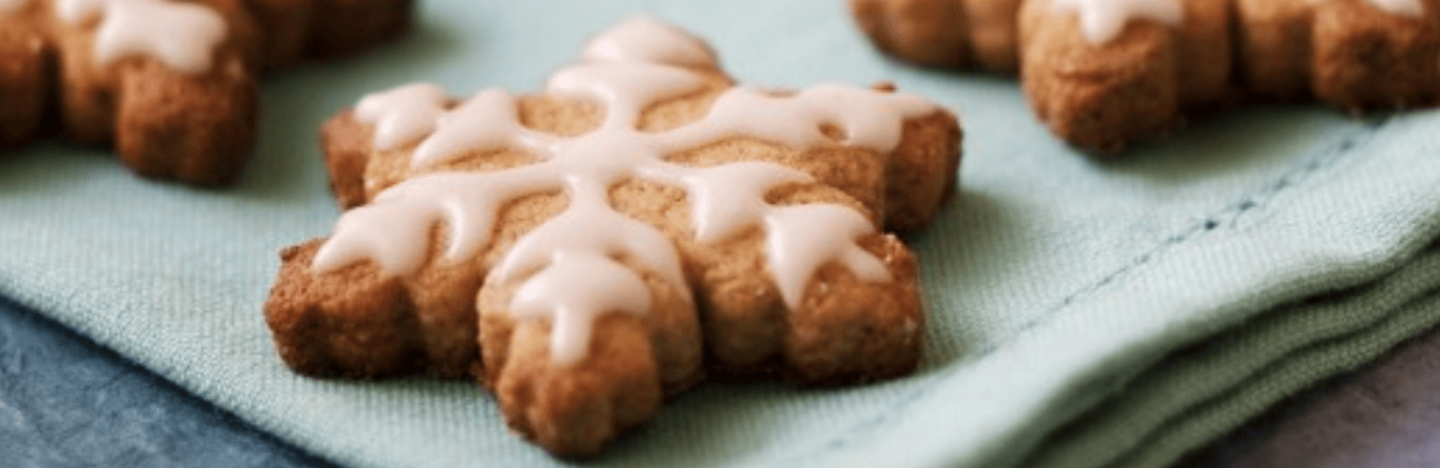 Petits biscuits de noël en forme d'étoile à la farine d'épeautre. Petits biscuits de noël en forme d'étoile à la farine d'épeautre.