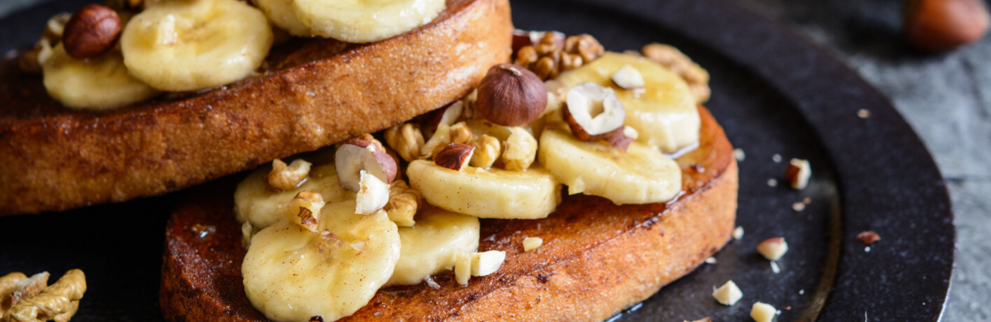 Pain perdu aux amandes effilées et noisettes concassées