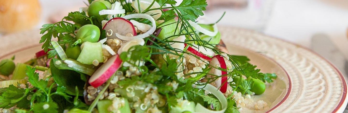 Recette de salade de quinoa aux petits pois et épinards