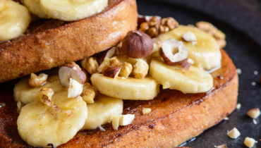 Pain perdu aux amandes effilées et noisettes concassées