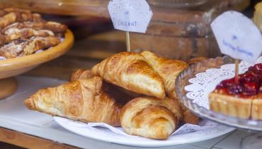 Croissants en vitrine