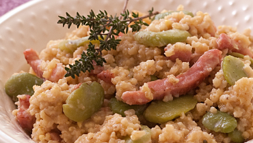 Risotto de millet aux lardons et fèves